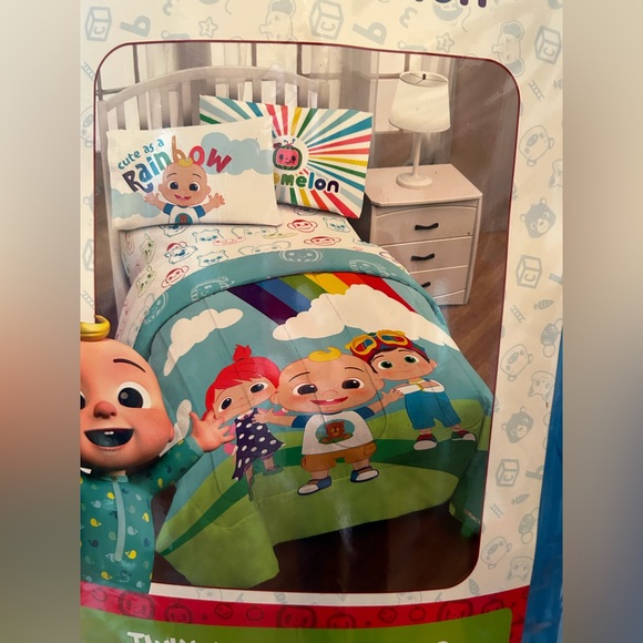 Bedding New Twinfull Comforter Poshmark